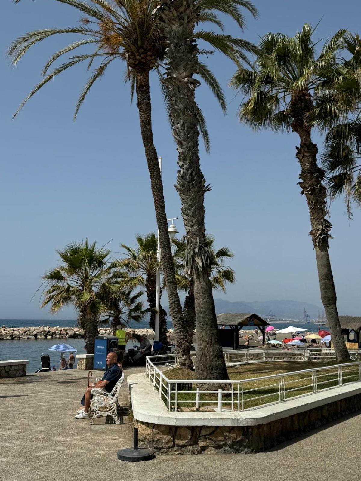 Pedregabeachs * Malaga